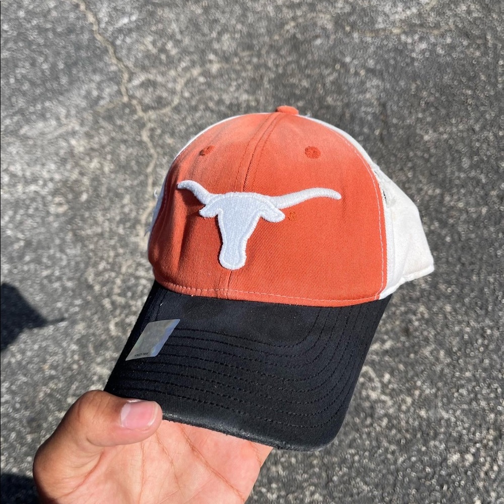 20yo university of Texas hat